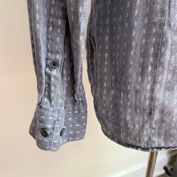 Banana Republic Heritage Collection Linen Ikat Button-Up Shirt - Picture 7 of 15
